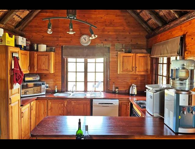 5 BEDROOM HOUSE FOR SALE IN VAALKOP DAM